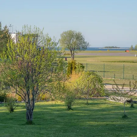Hundi Main House With Shared Heated Pool