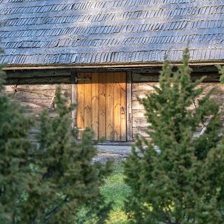 Dom wakacyjny Hundi Main House *