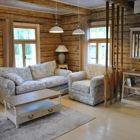 Hundi Main House With Shared Heated Pool *