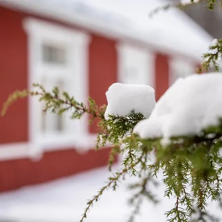 Hundi Main House With Shared Heated Pool Holiday home *