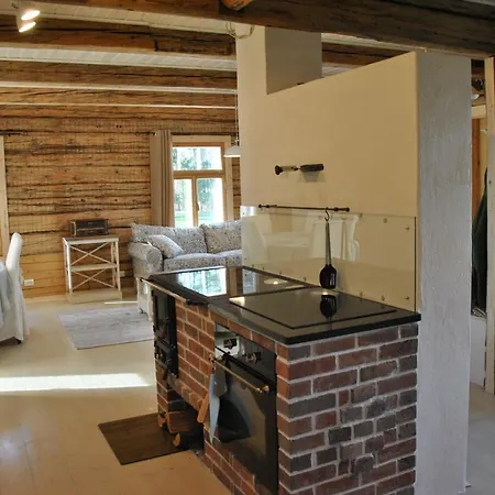 Hundi Main House With Shared Heated Pool Nyaraló