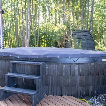 Hundi Main House With Shared Heated Pool Holiday home Palukula (Hiiu)