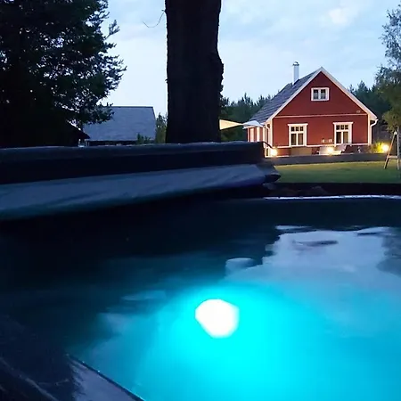 Hundi Main House With Shared Heated Pool Holiday home