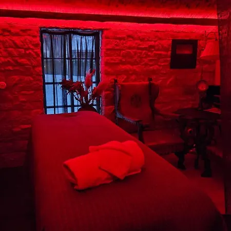 Holiday home Hundi Main House With Shared Heated Pool