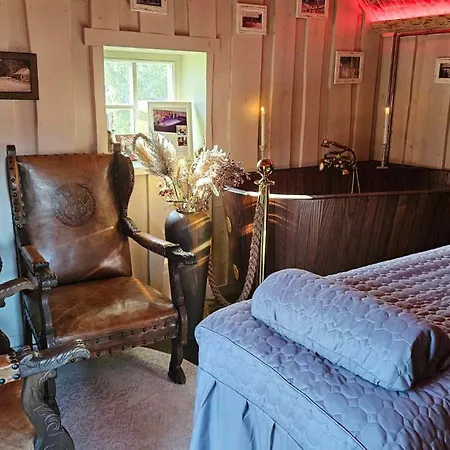 Hundi Main House Dom wakacyjny HIIUMAA