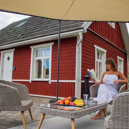 Hundi Main House With Shared Heated Pool Holiday home *